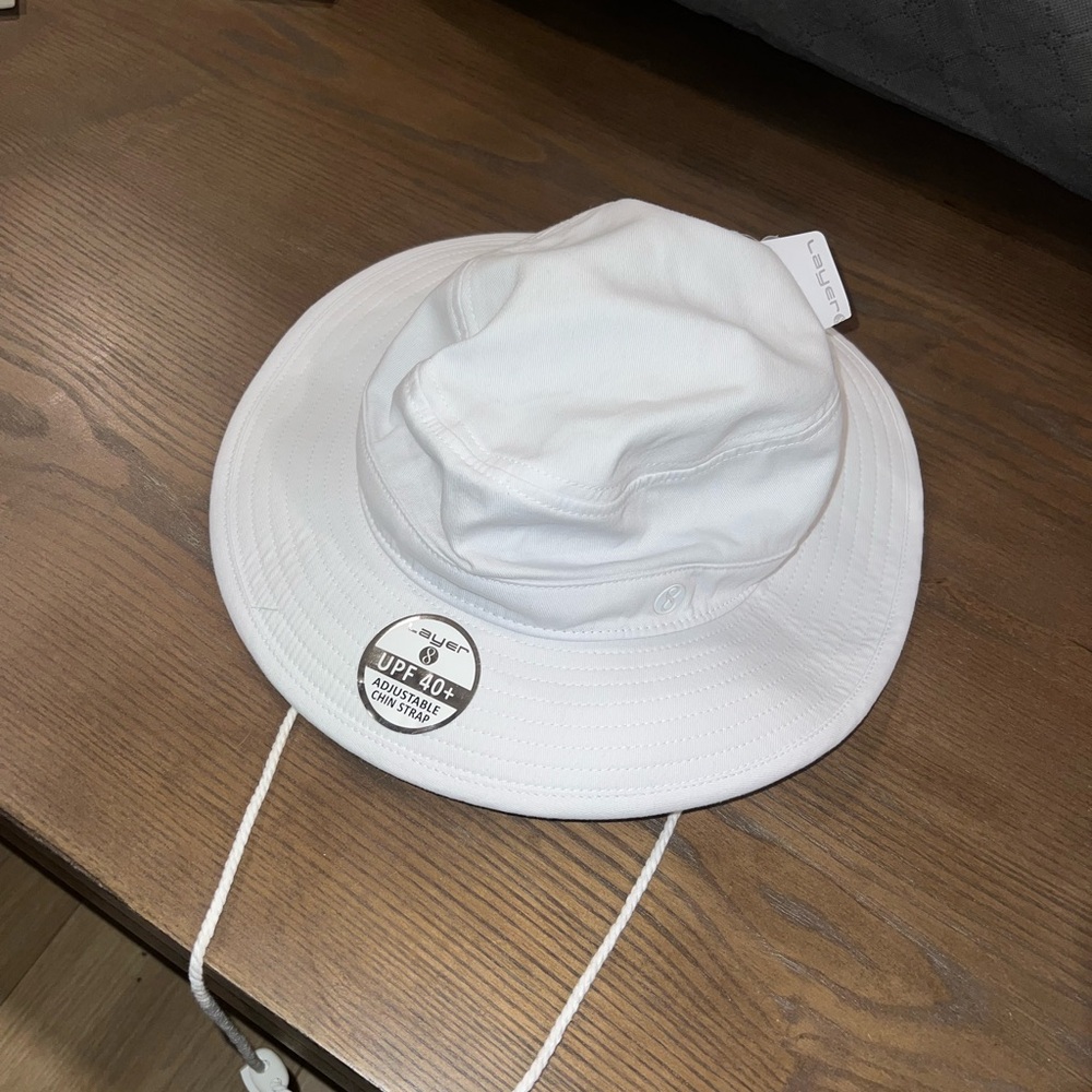 White bucket hat